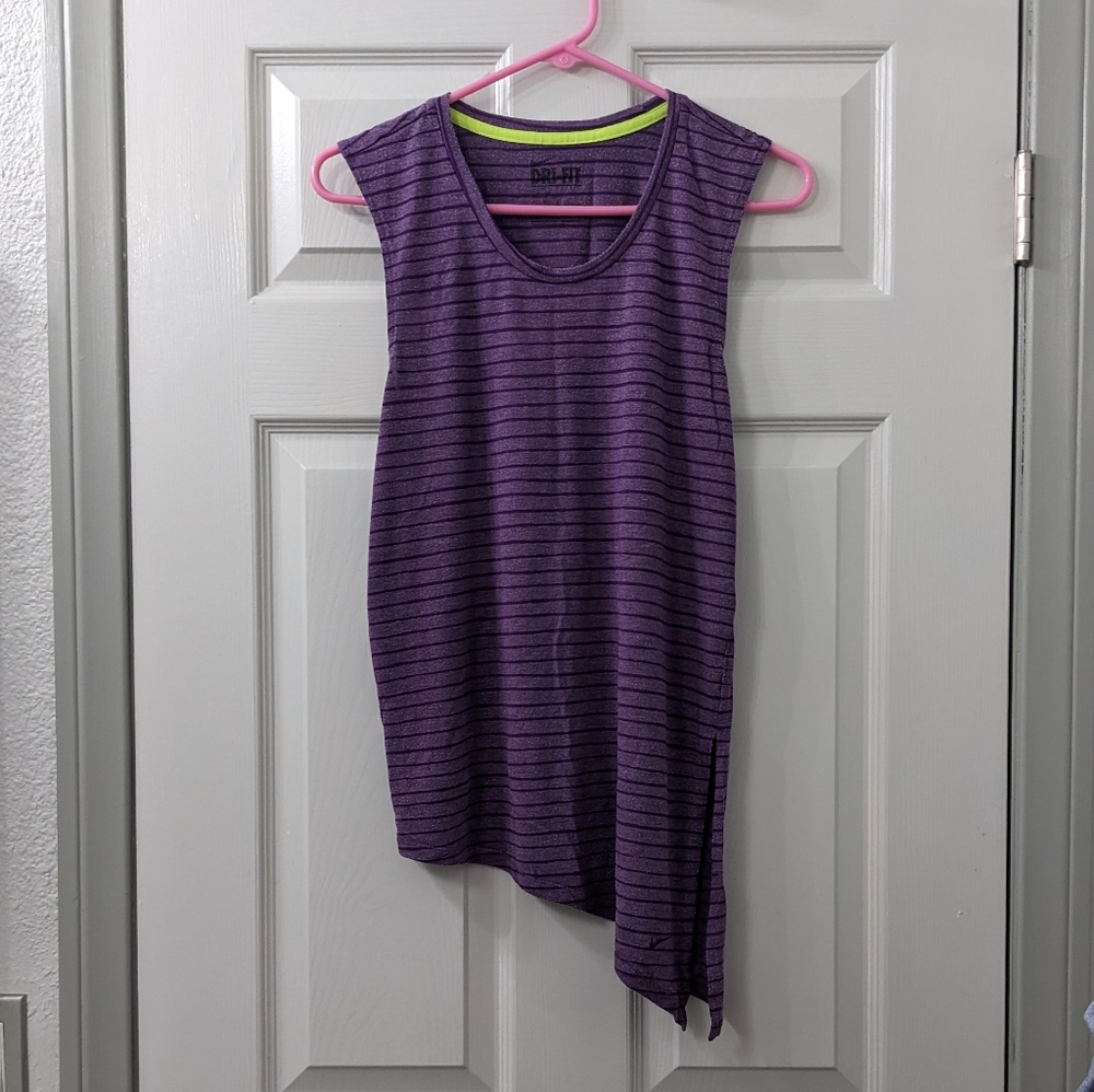 NIKE Muscle Tank